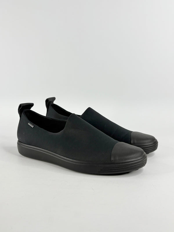 Ecco Black Leather & Gore-Tex Upper Slip Ons - EU42