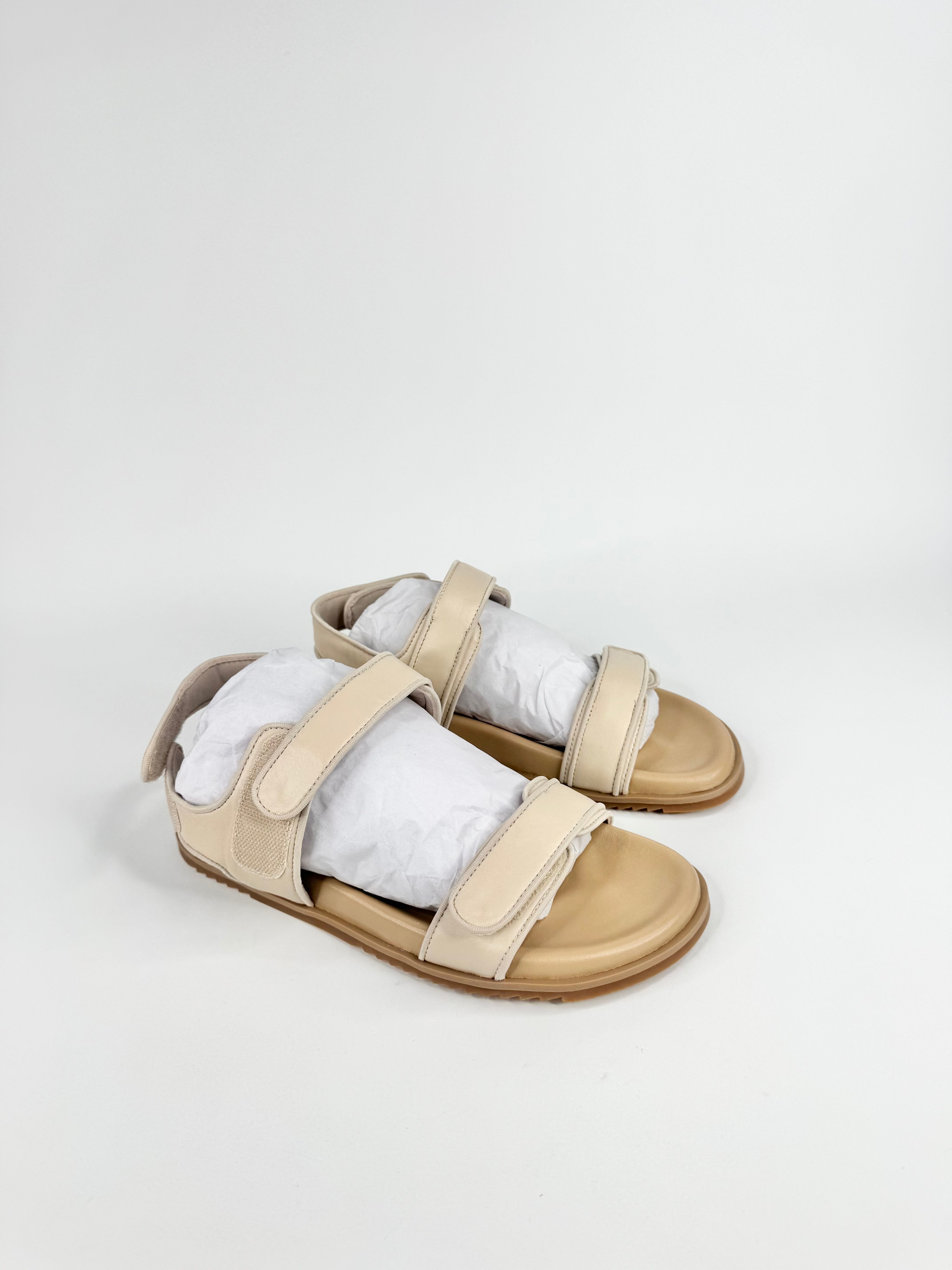 Isabella Anselmi 'Vintage Cream Leather Casual Sandals' NWT - EU39