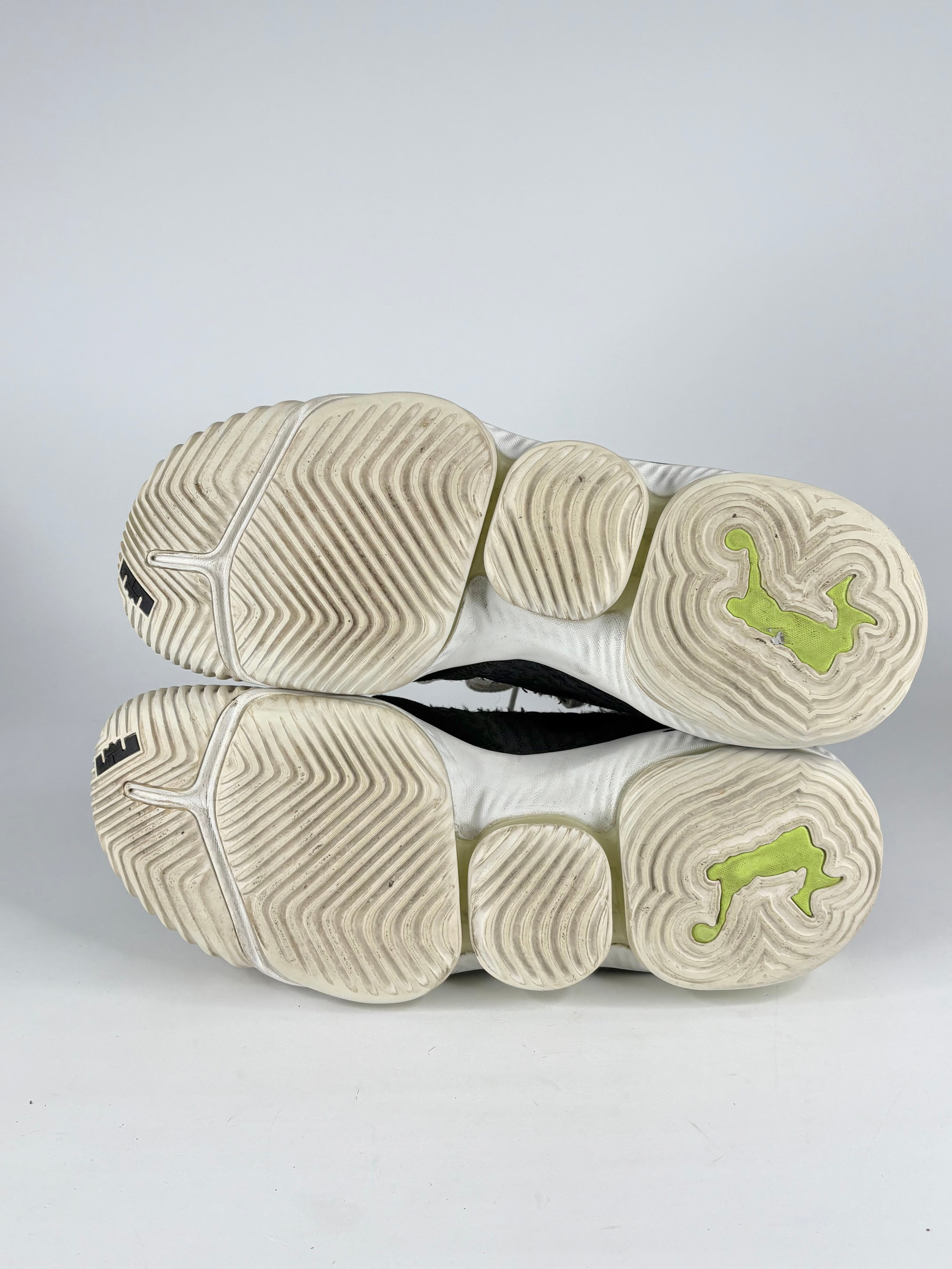 Nike LeBron 16 Black Volt Glow Sneakers - EU45