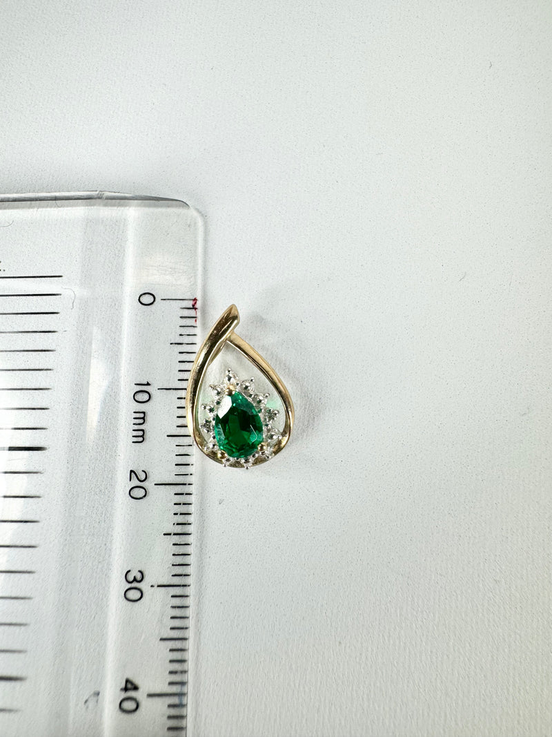 9ct Gold & Green Glass Earring & Pendant Set