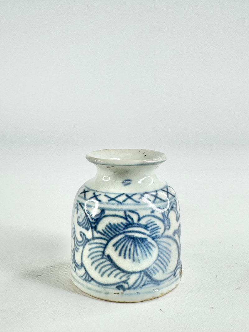 Antique Blue & White Orchid Patterned Jarlet