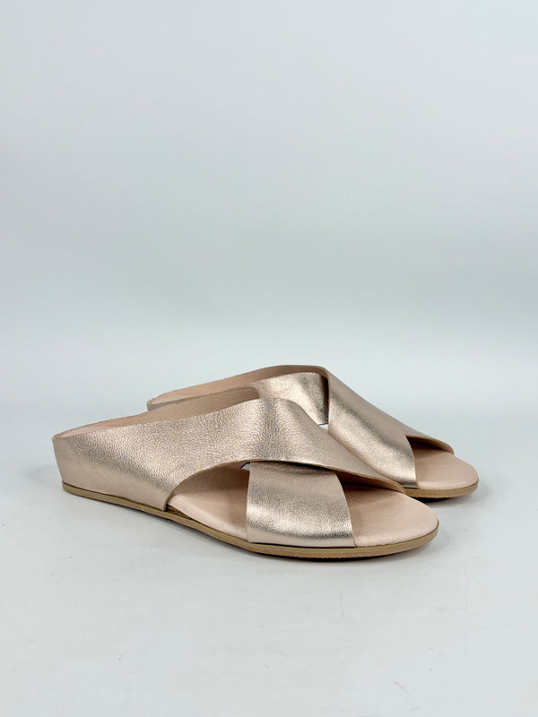 Django & Juliette Rose Gold Leather 'Harli-DJ' Sandals - EU40
