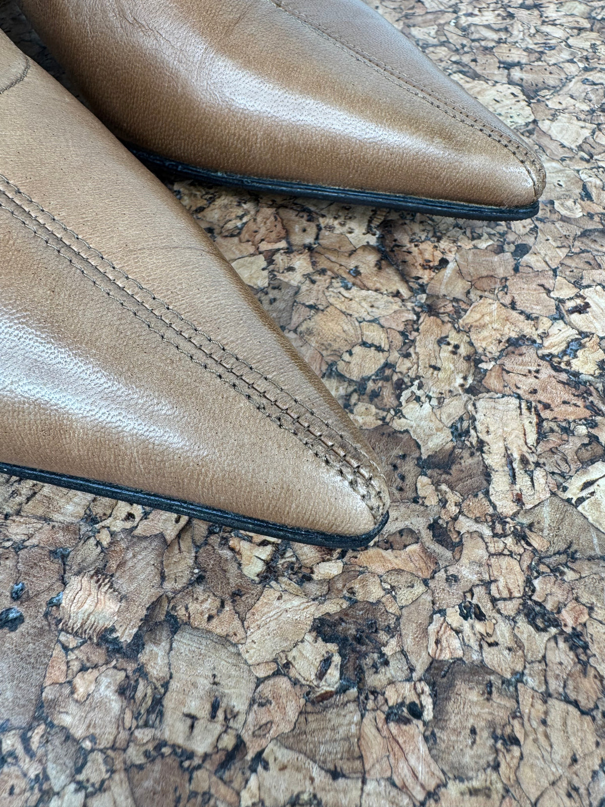 Gucci Tom Ford Era 2003 Sleek Tan Kitten Heel Ankle Boots - EU38