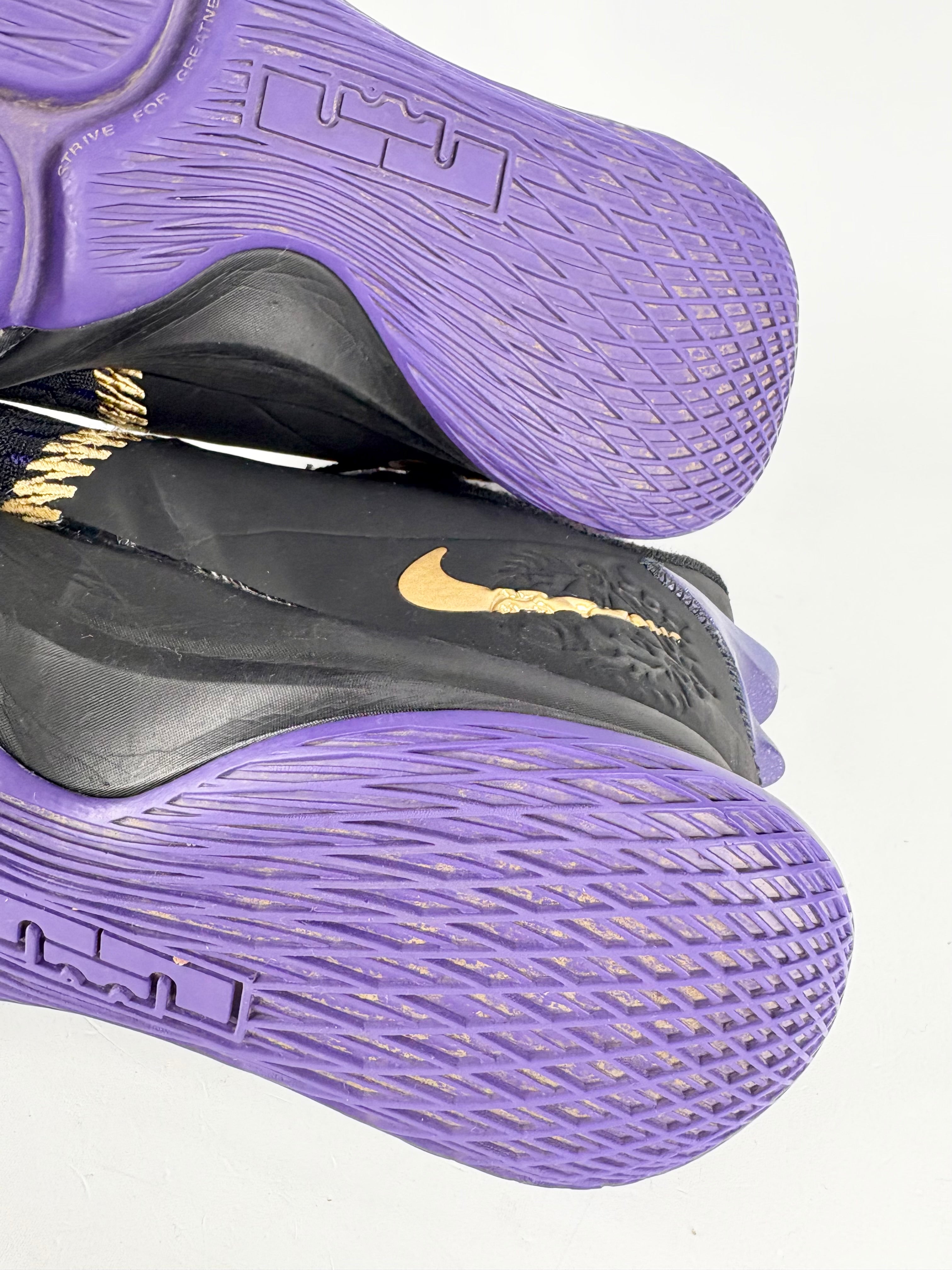 Nike LeBron 'Lakers' Witness 5 Basketball Sneakers - EU46