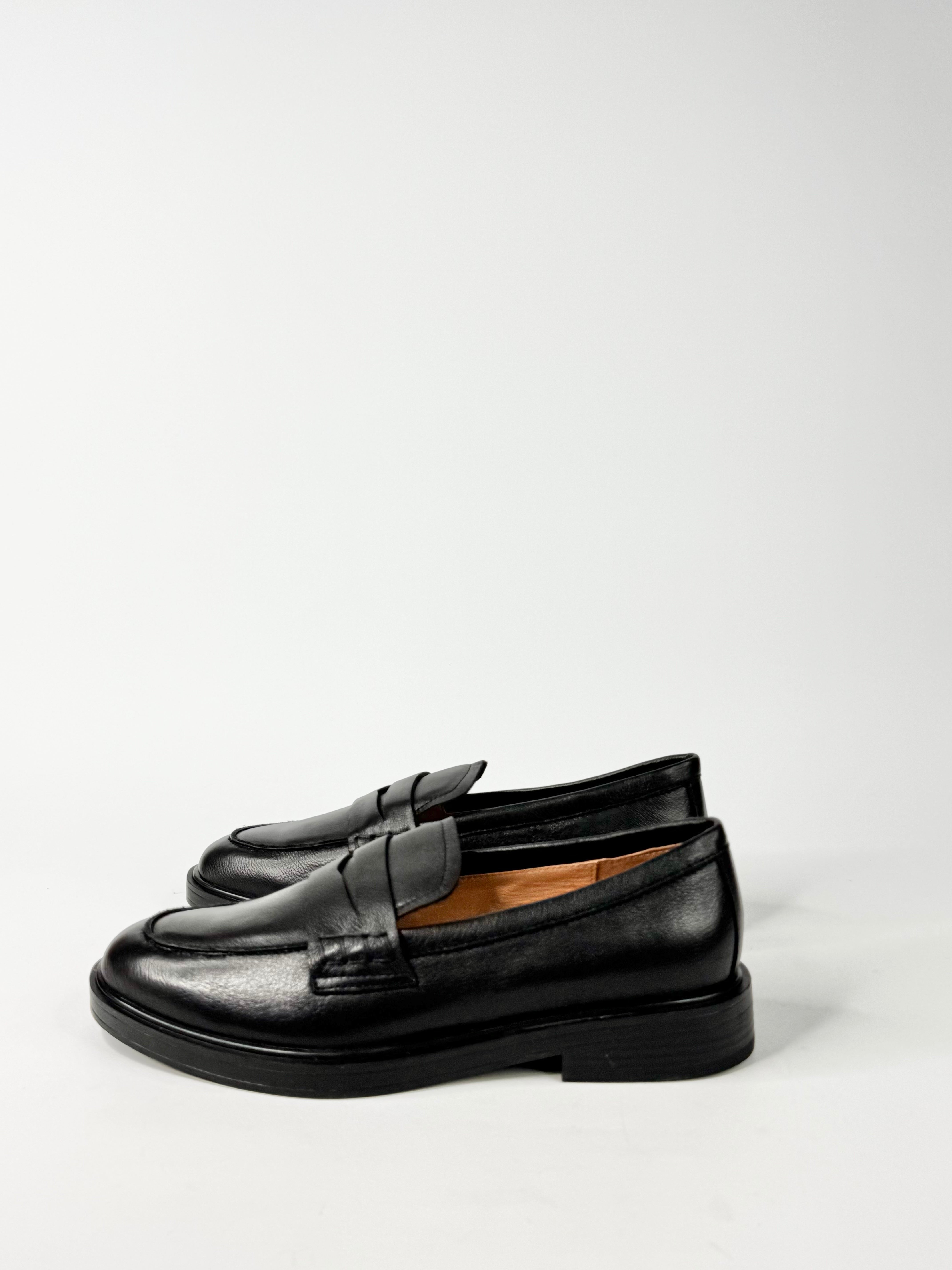 MFW Diana Ferrari Sienza Black Leather Loafers - EU37