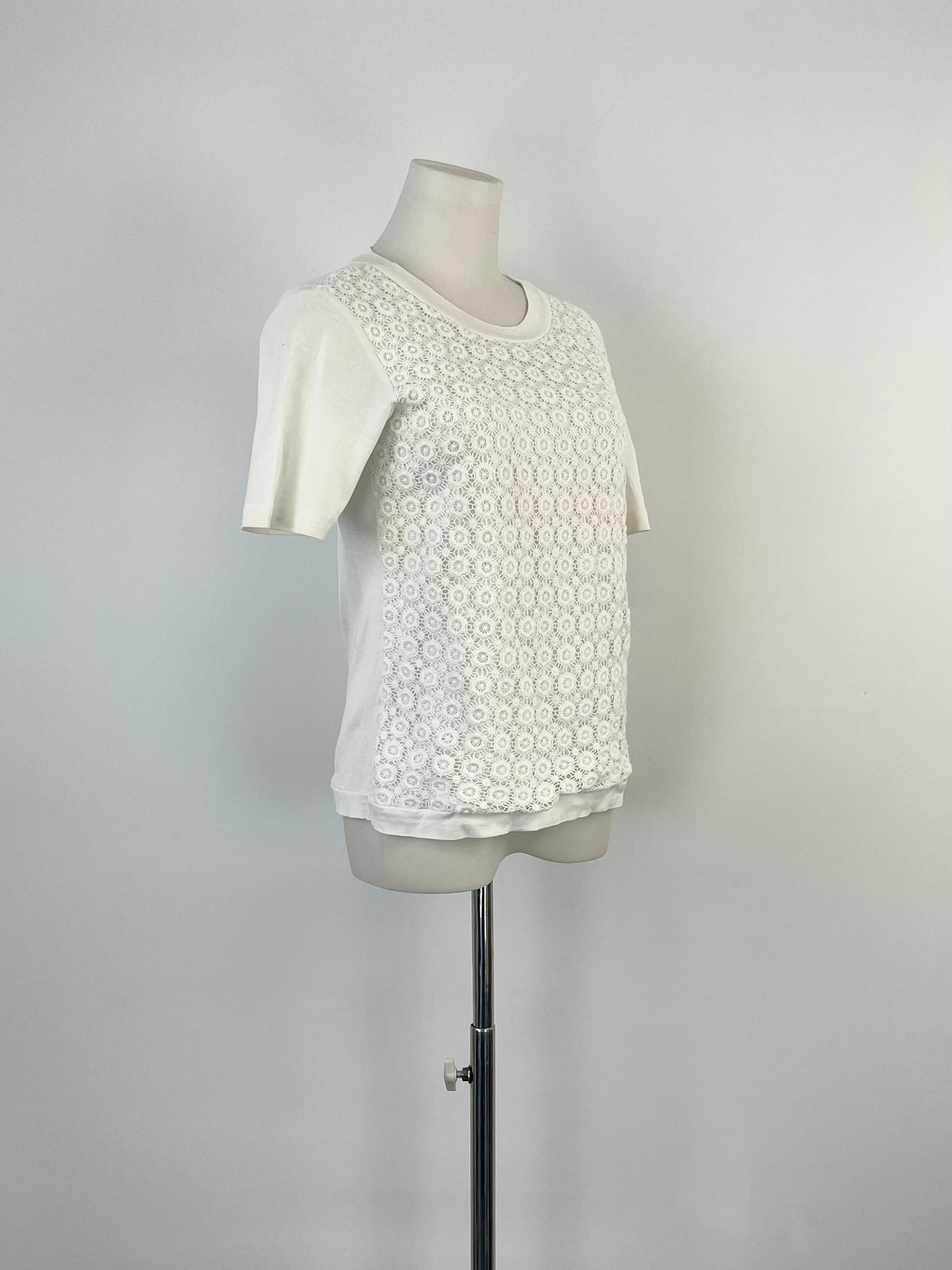 See By Chloé White Embroidered Floral Lattice-Front Top - AU10