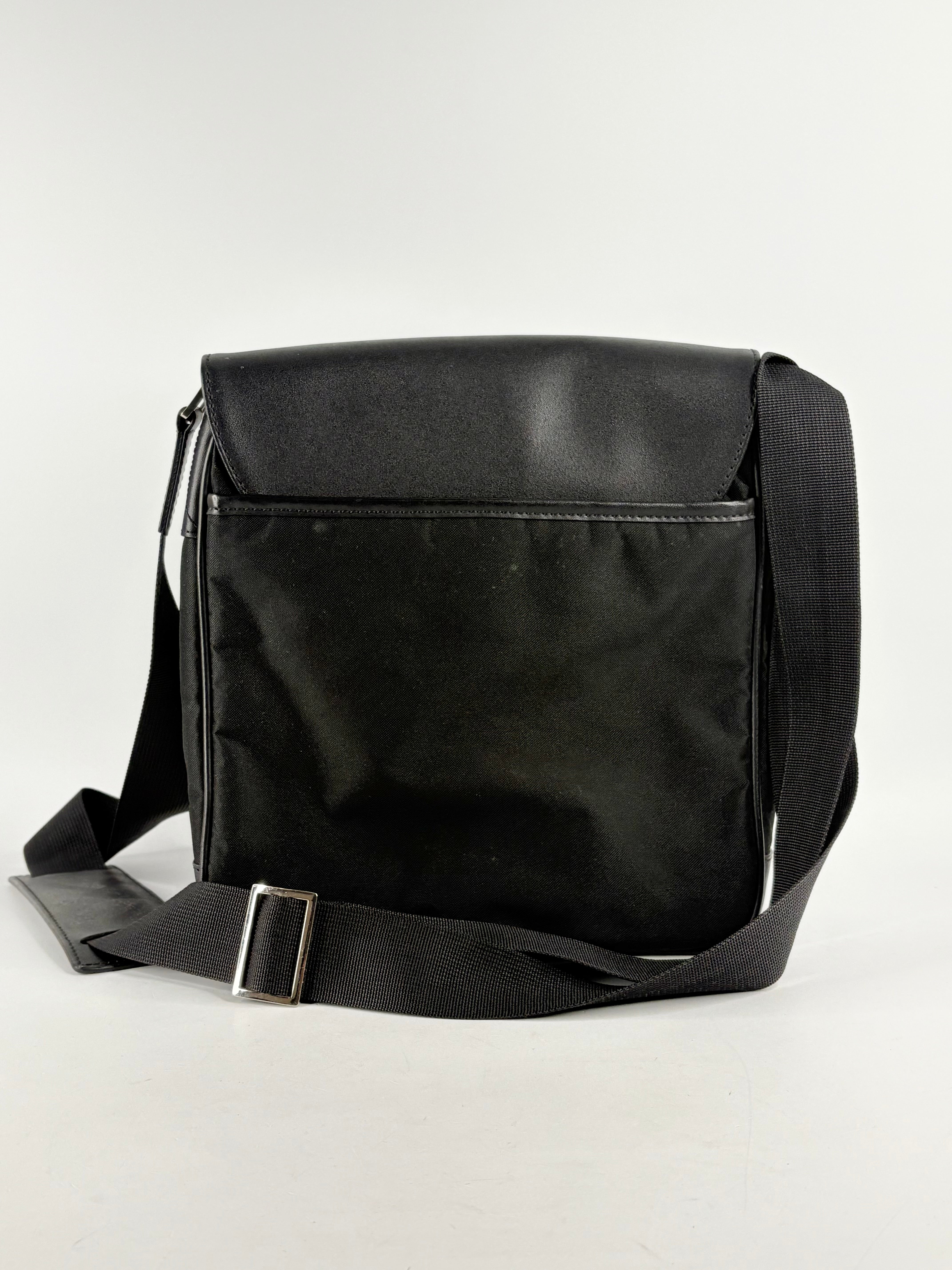 Oroton Black Postman-Style Crossbody Bag