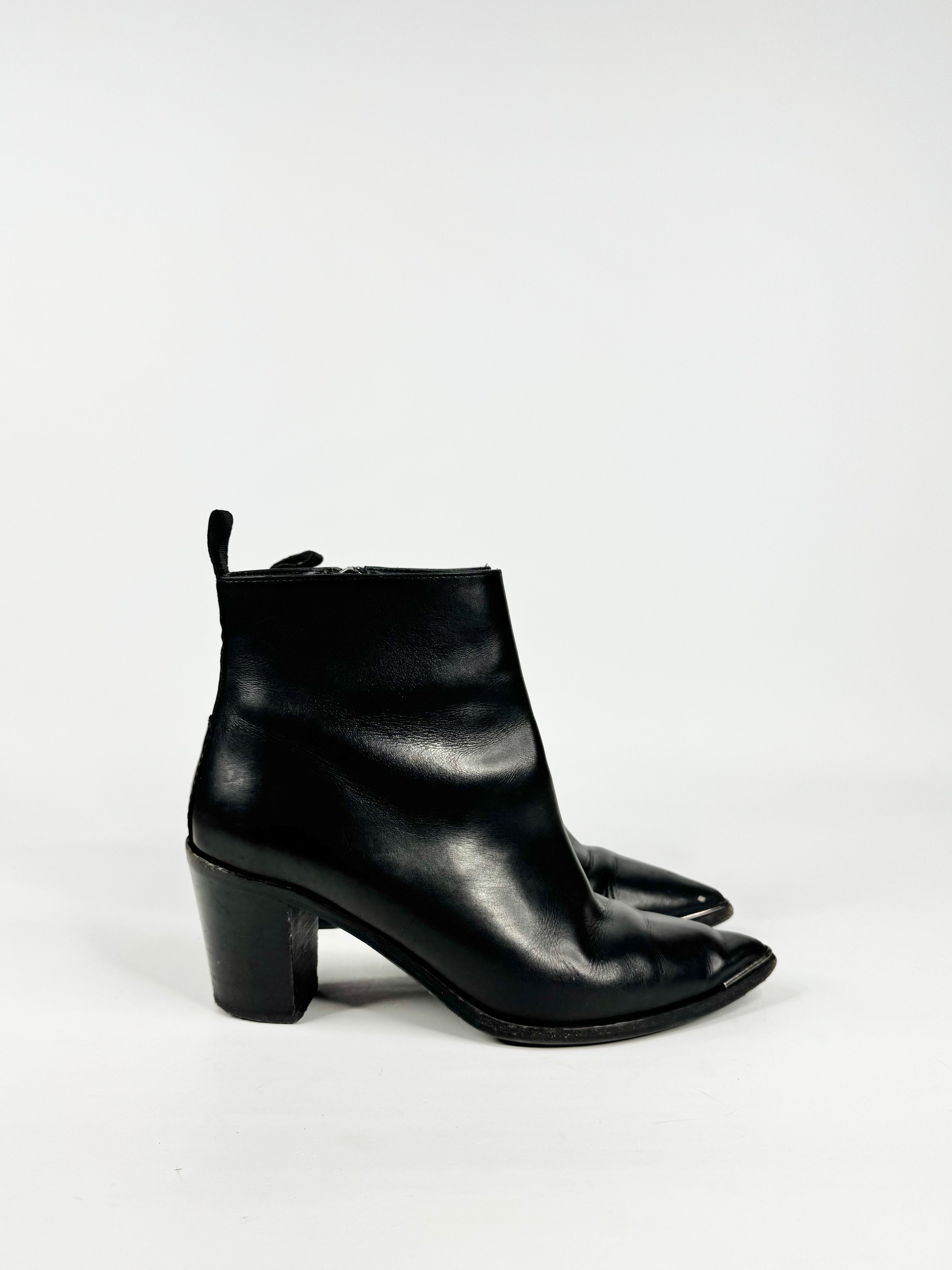 Acne Studios Black Pointed Toe Ankle Boots - EU37