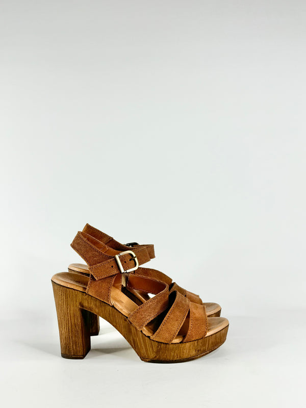 Camilla's Tan Platform Sandals - EU40