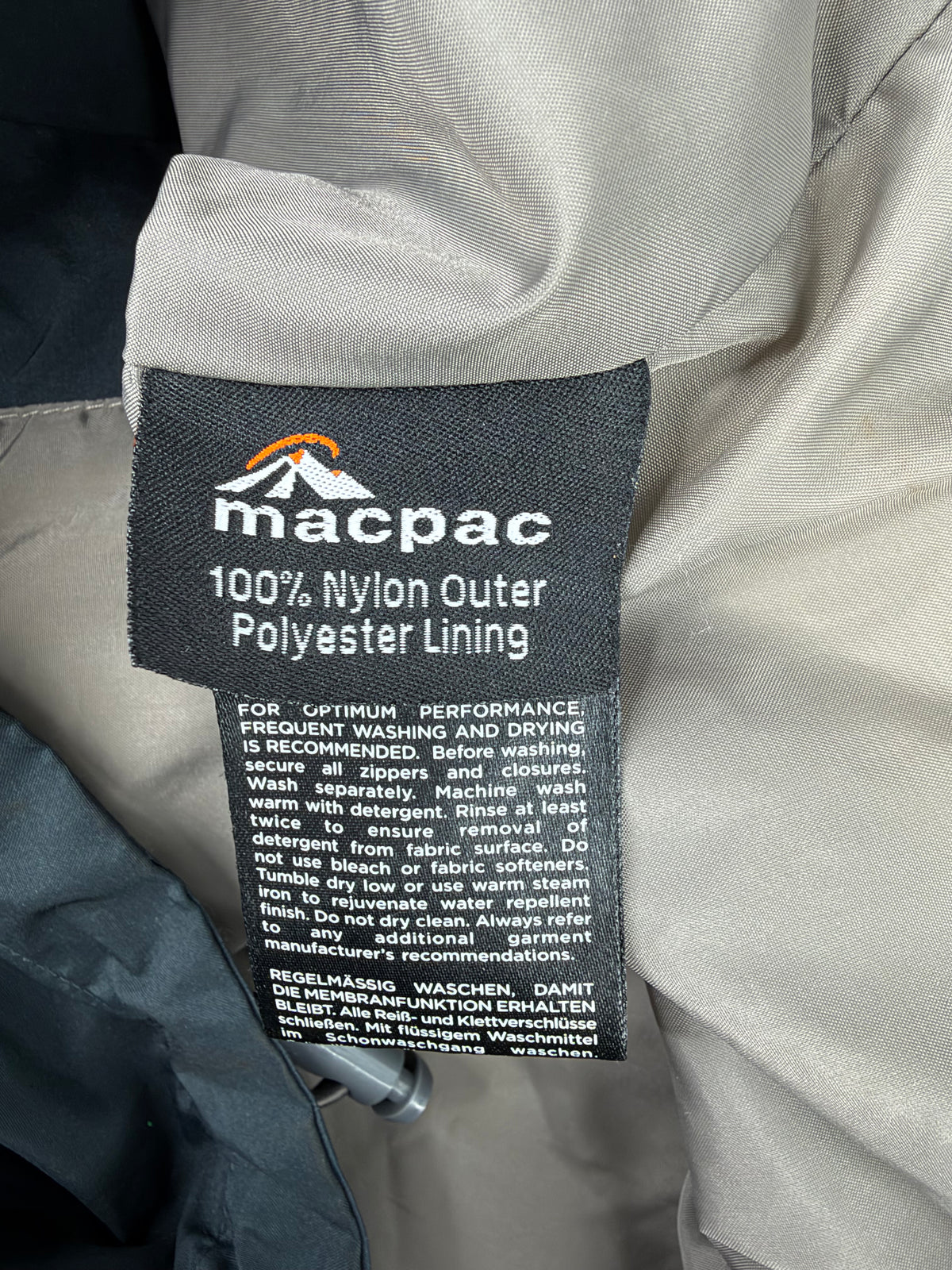 Macpac Black Rain Jacket - XXL