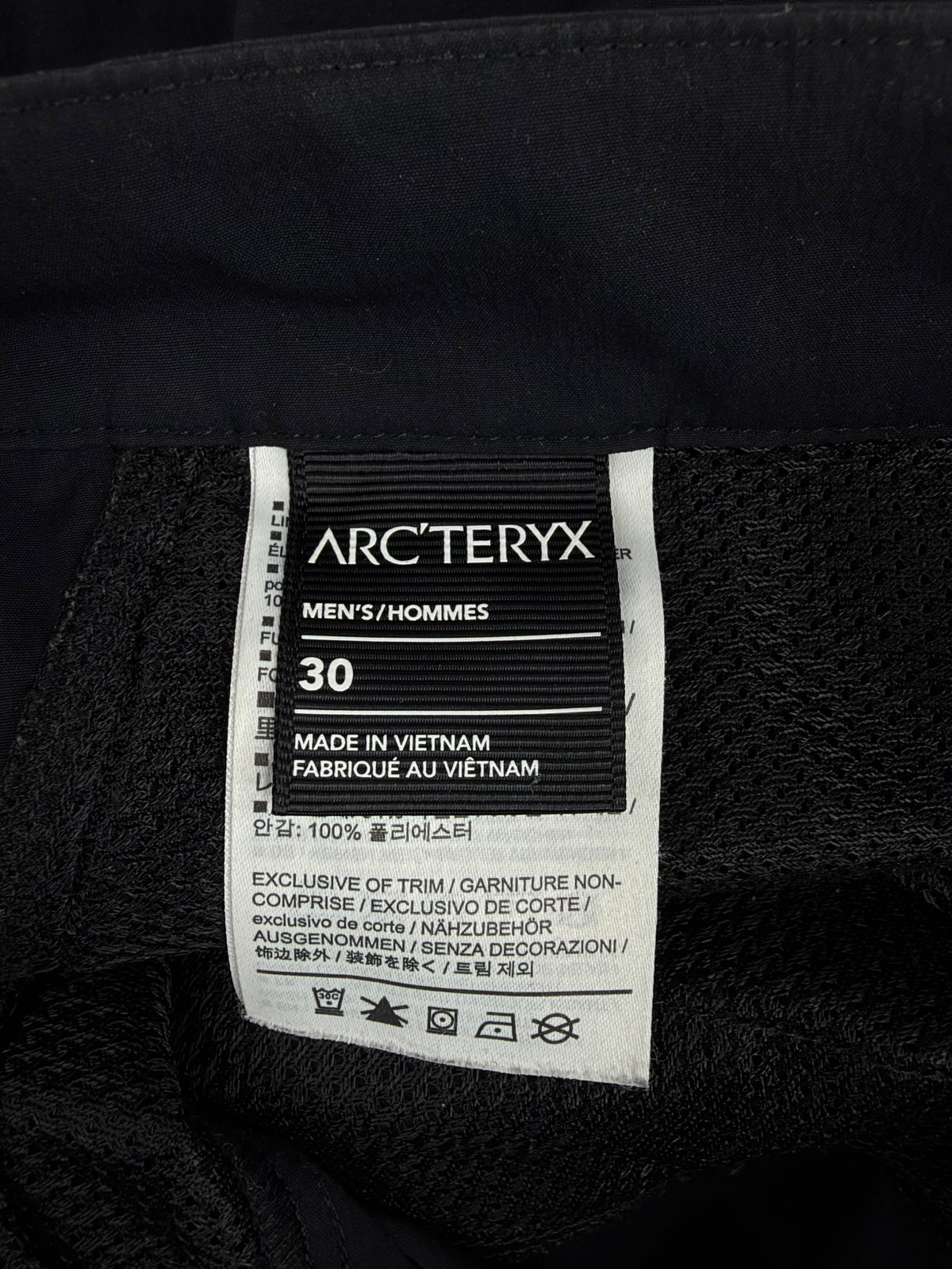 Arc'teryx Black 'Gamma Quick Dry' 11" Short - 30