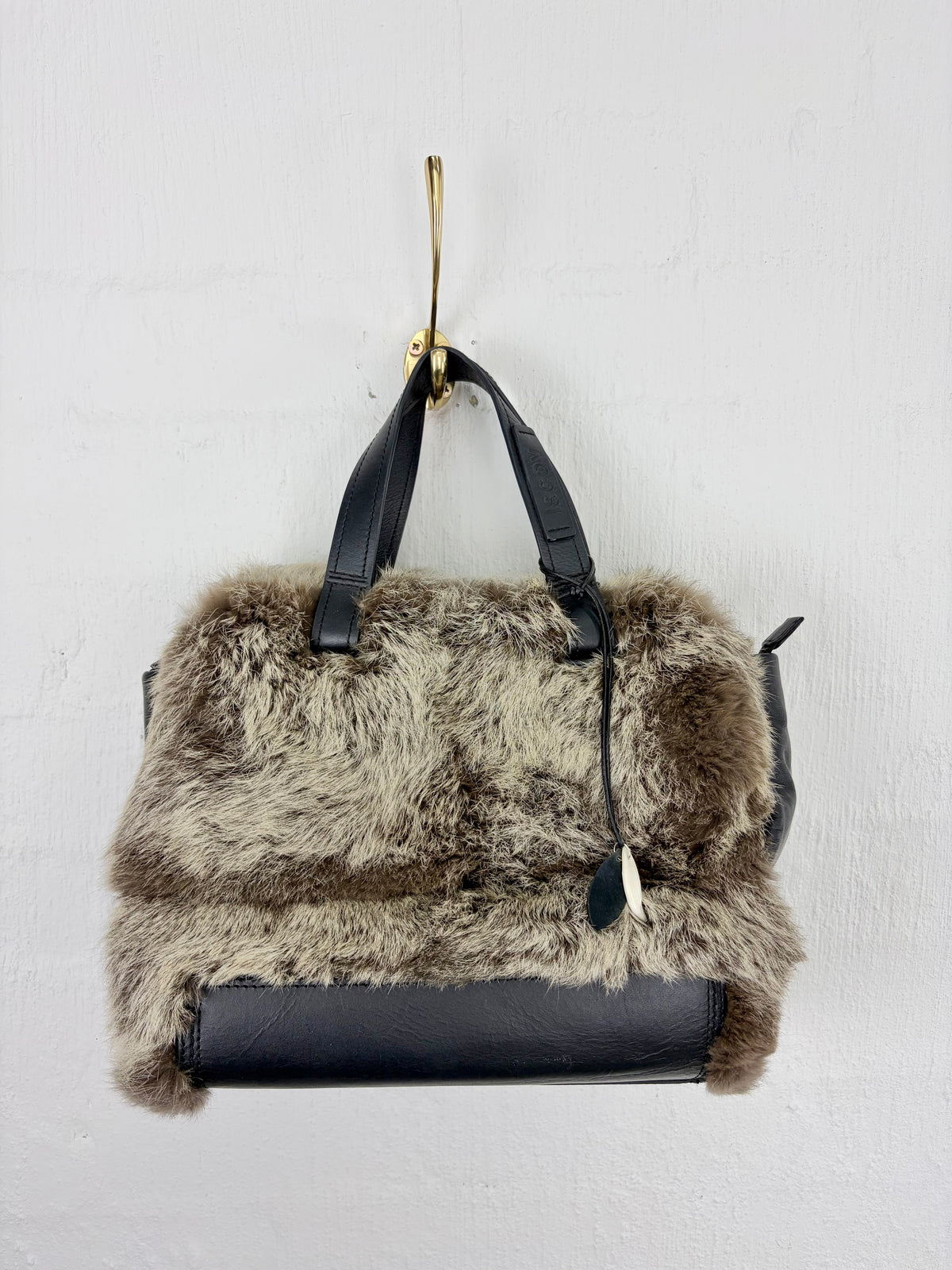Iscov Black & Grey Fur Shoulder Bag