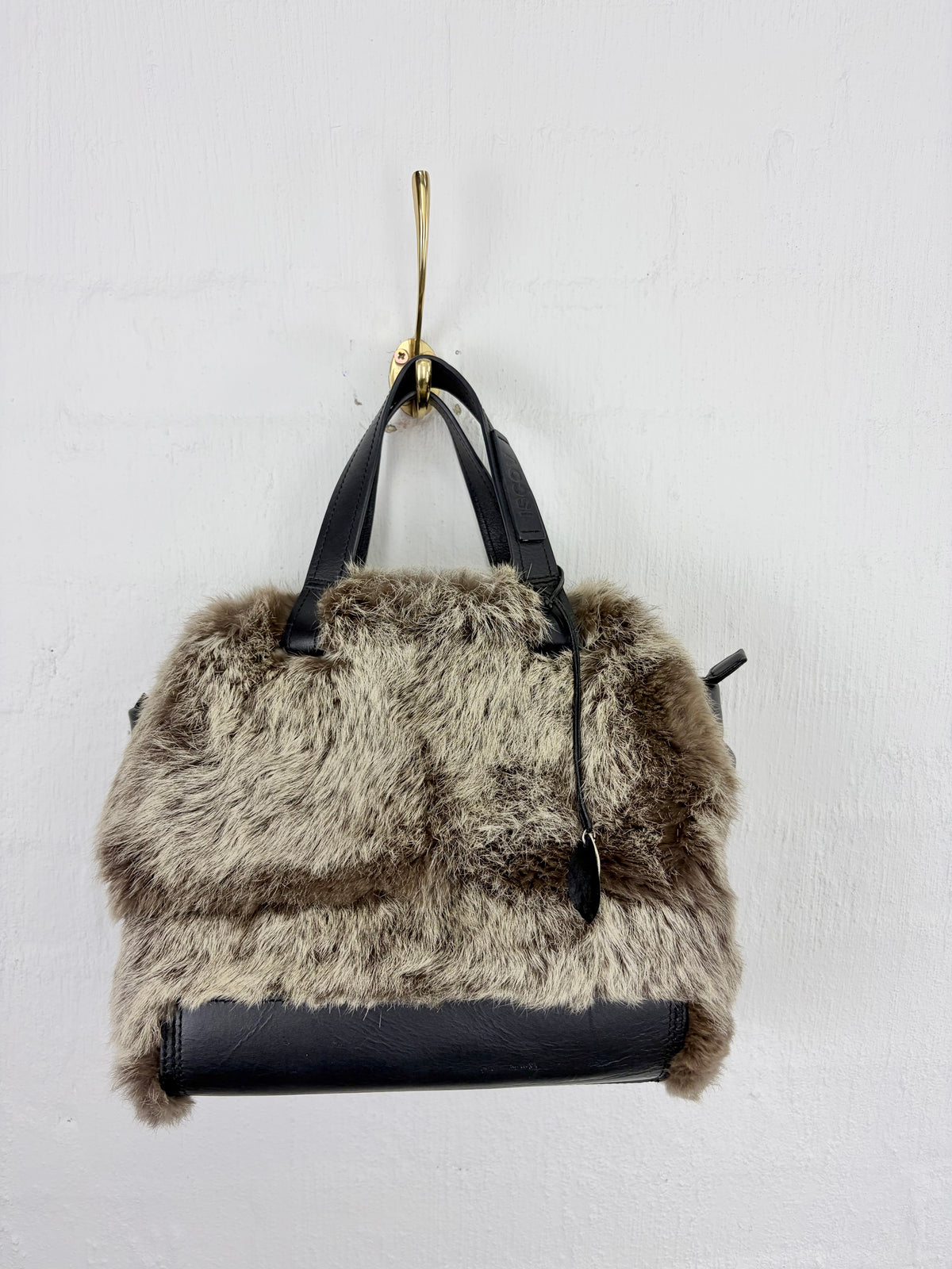 Iscov Black & Grey Fur Shoulder Bag