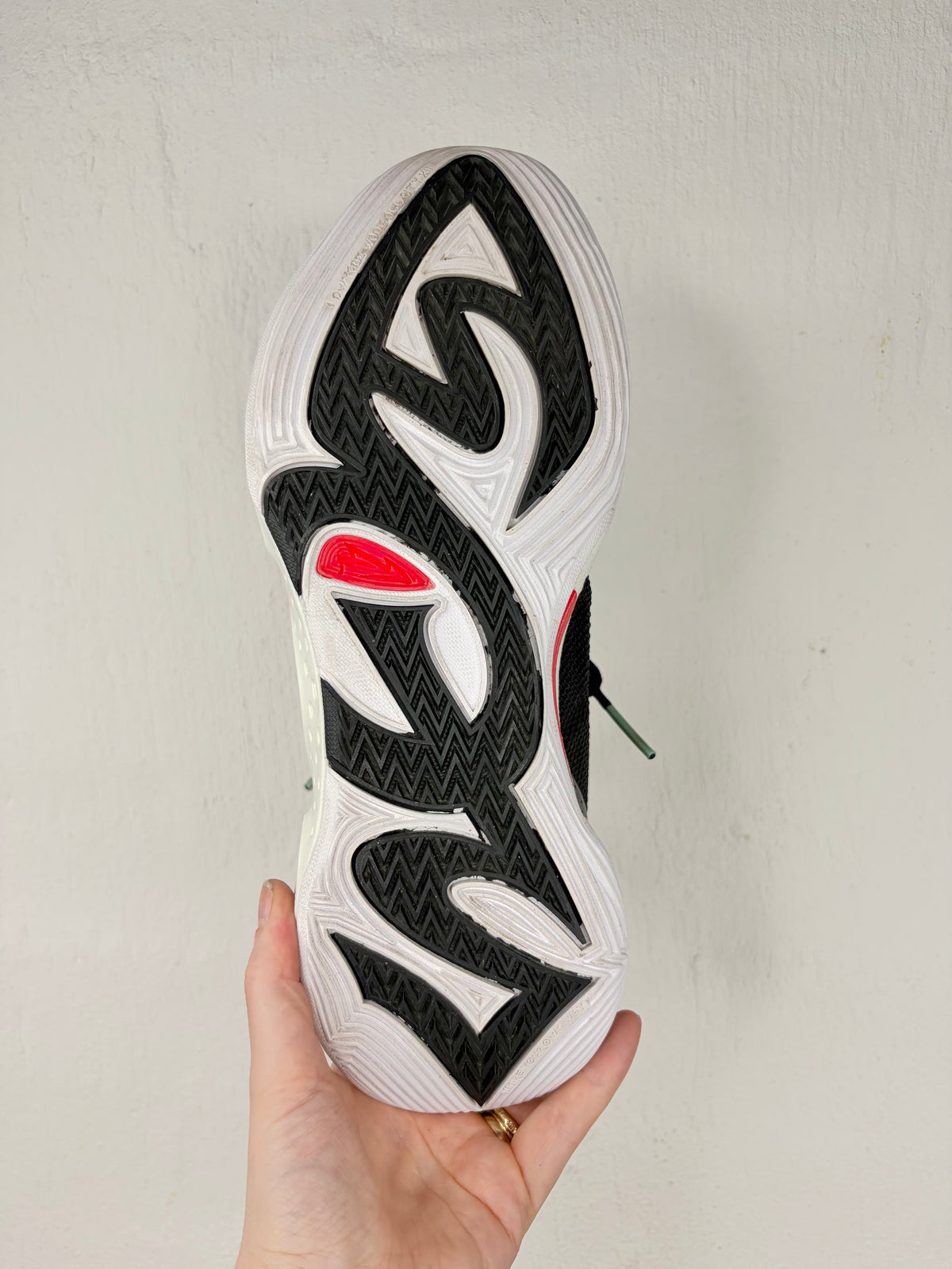 Way of Wade Dwayne Wade Black Red & White Basketball Sneakers - US11