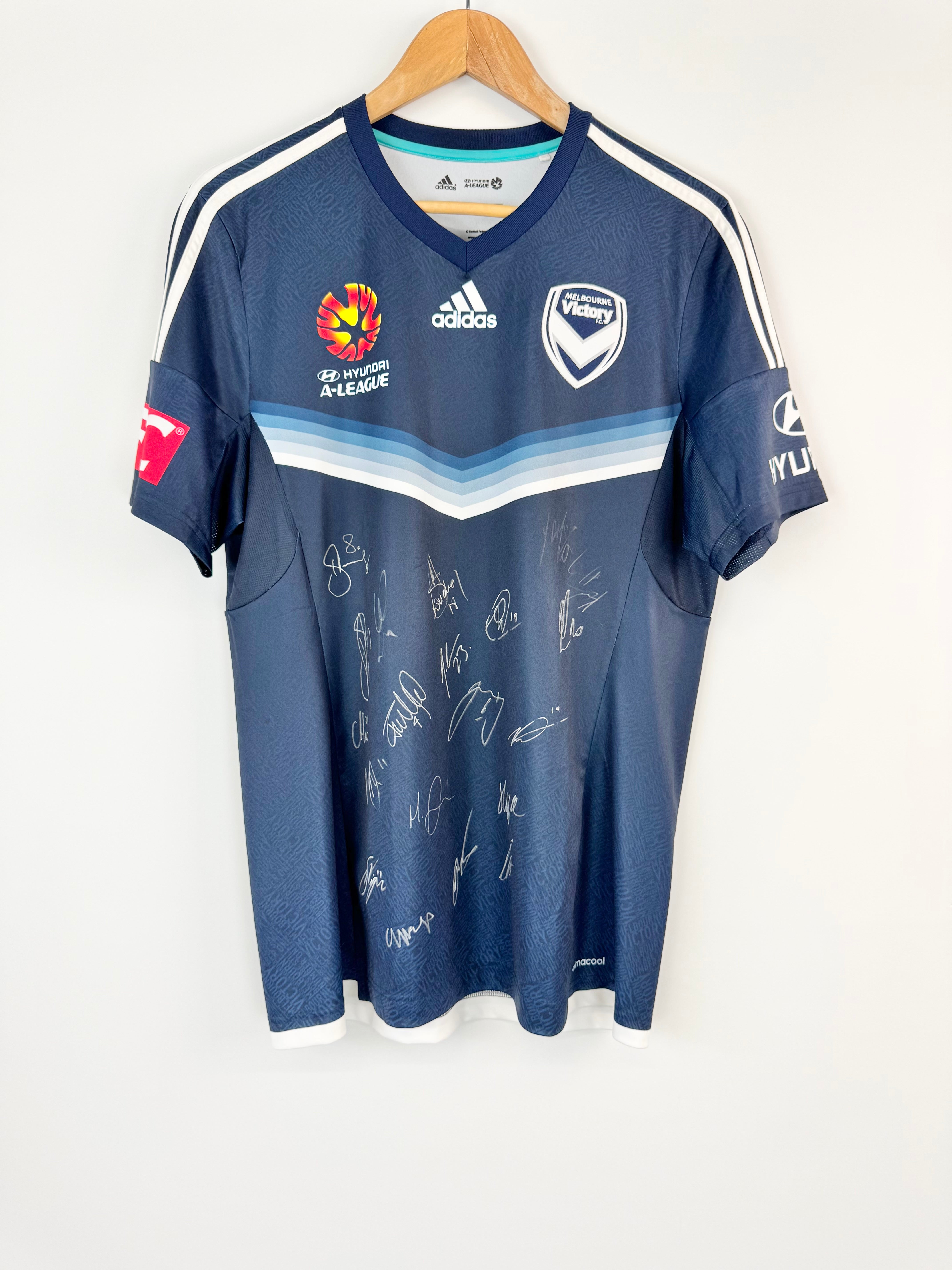 Melbourne Victory Blue Signed 2015/2016 Football Top - M