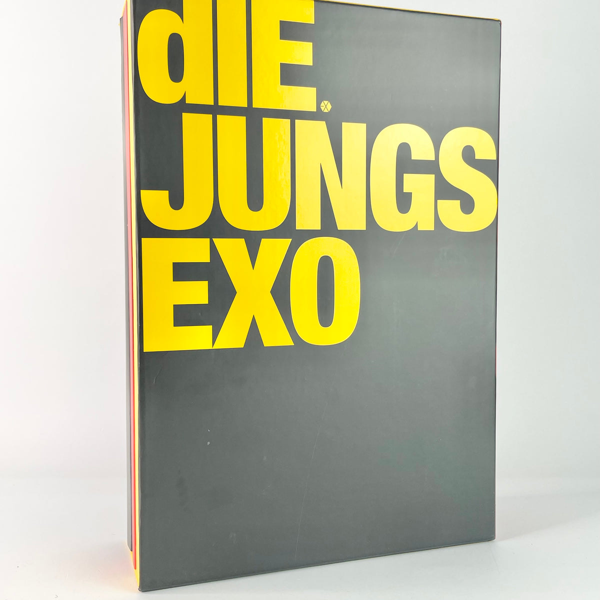 EXO die jungs アートブック image_6b5c5feb-048c-43bc-b1e3-