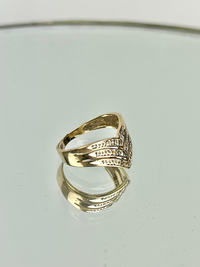 Vintage 9ct Gold Wishbone/Chevron + Diamond Studded Ring -Size 6