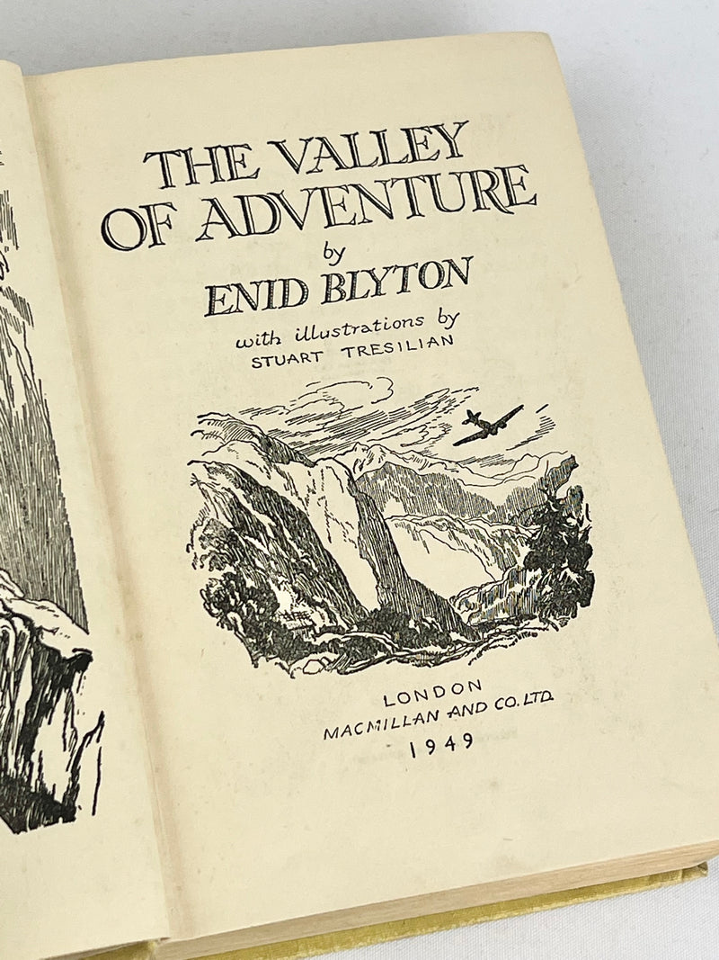 Set 4 1950s + 1960s Enid Blyton Adventure Novels