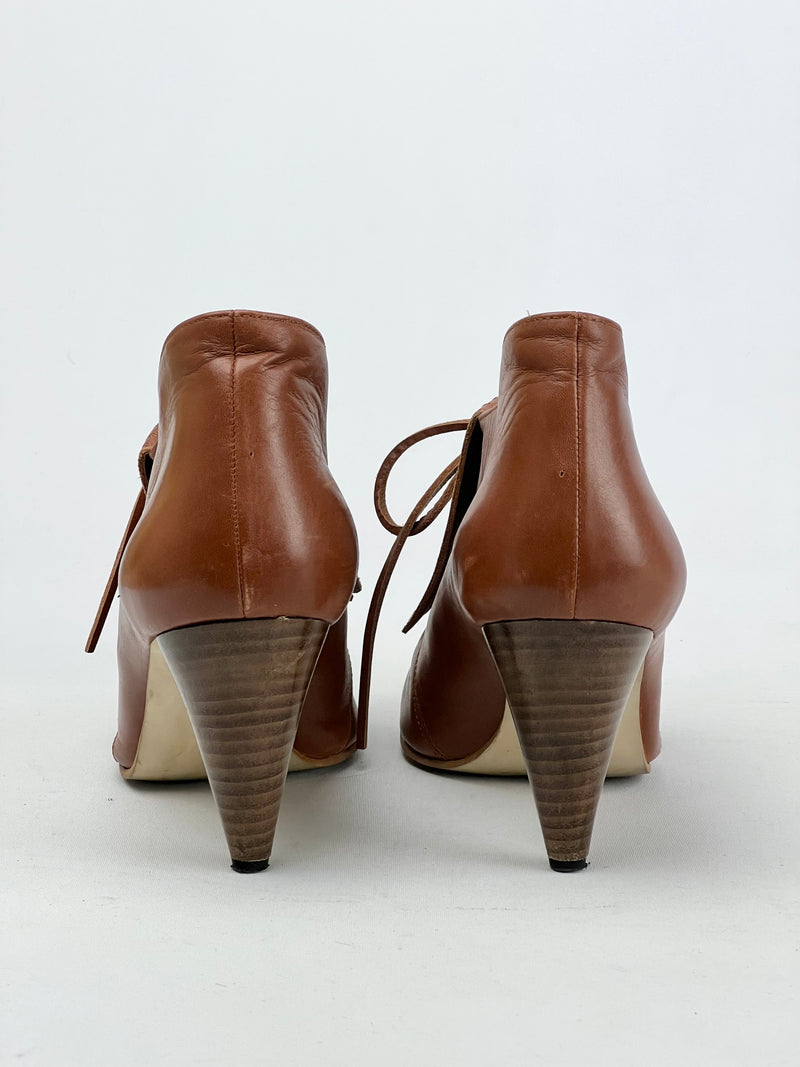 Perks & Mini Tan Leather Tassel Low Cut Boots - EU40
