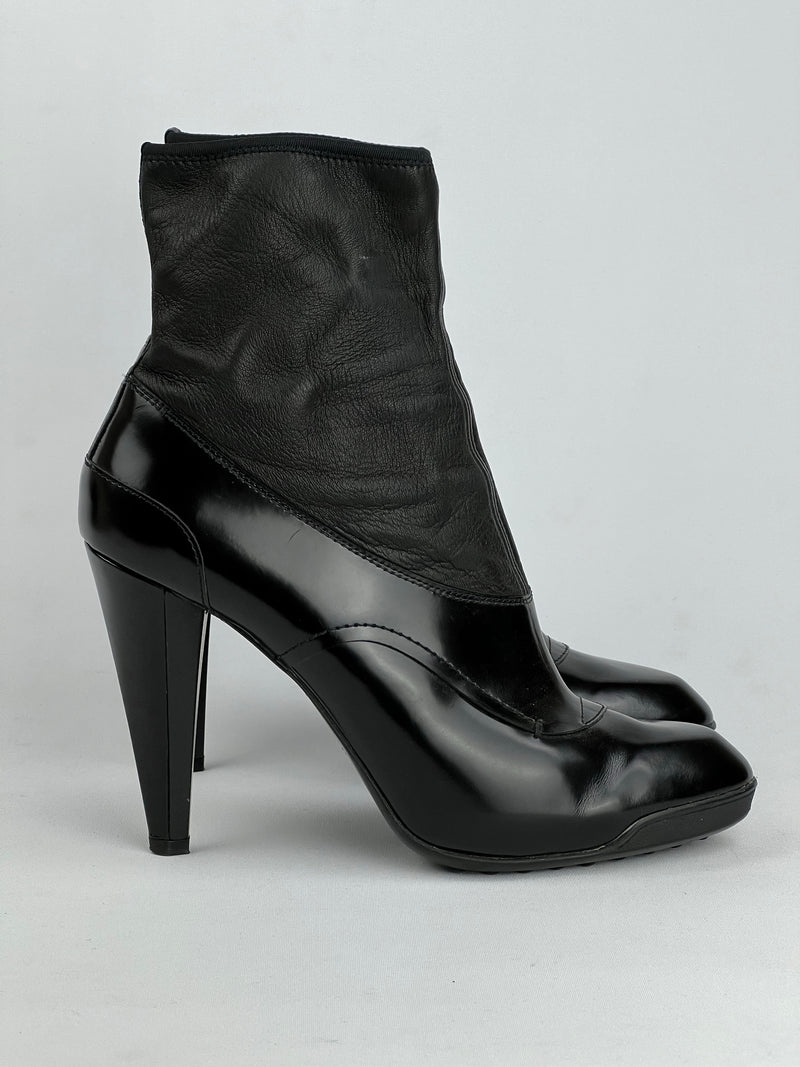 Tod's Black Leather Ankle Boots - EU40