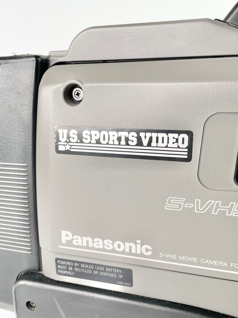 Panasonic S-VHS Reporter Camcorder AG-456UP Pro Line with Hard Case